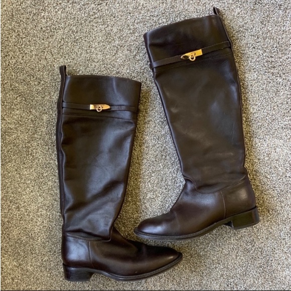 Salvatore Ferragamo - EUC - Picture 3 of 5